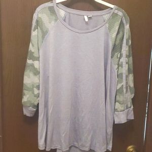 Baseball tee - camo sleeved, size 18/20